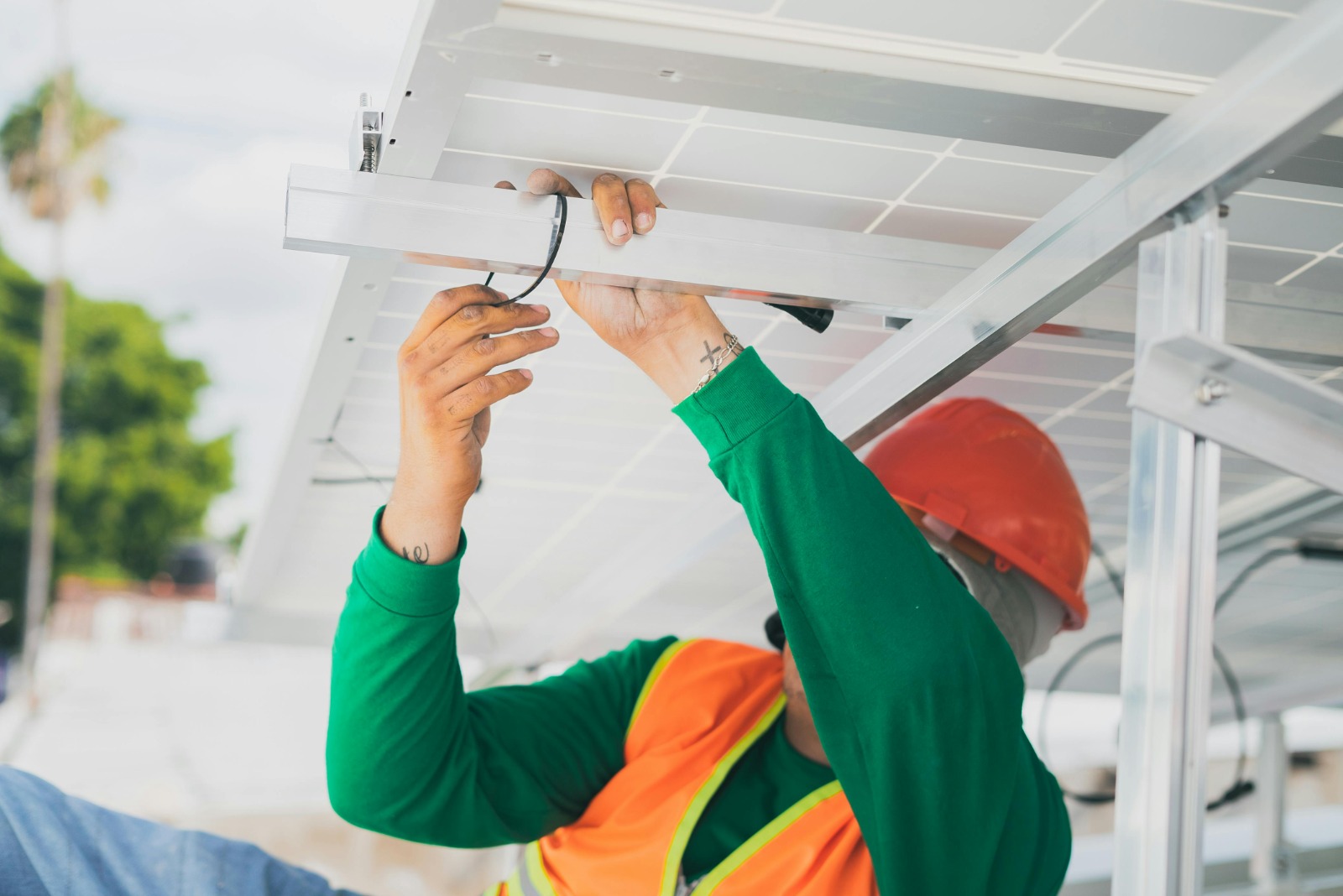 Why Commercial Solar Panels Lincoln Are Ideal for Local Enterprises