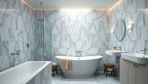 Восстановление ванны чугунной эмалью цена, блестящее покрытие новой ванны, яркий интерьер ванной комнаты.